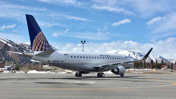 United Airlines E175 Regional Jet